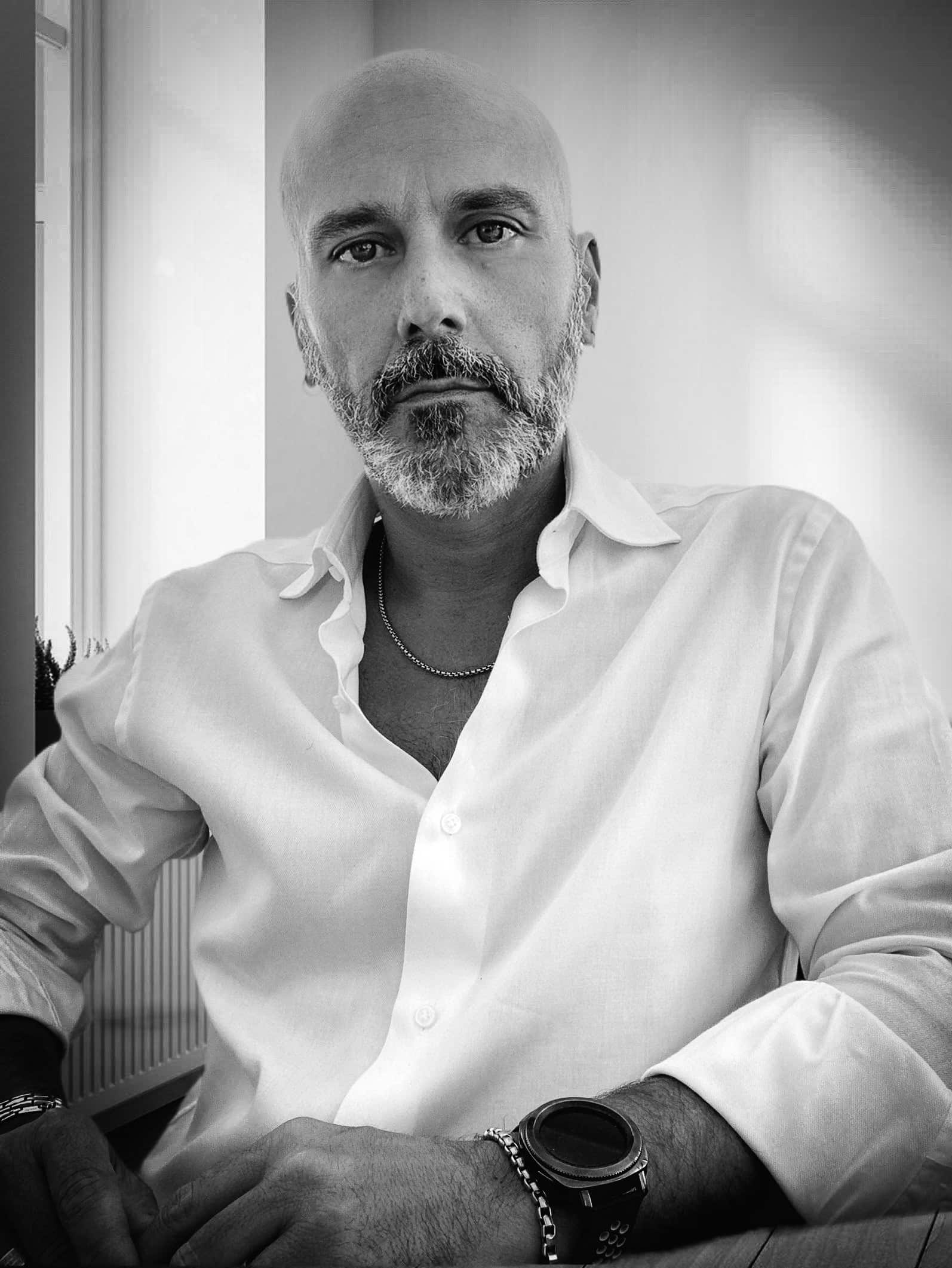 <a href="https://www.linkedin.com/in/salvatoreciotola" target="_blank" rel="noopener noreferrer">Salvatore Ciotola</a>